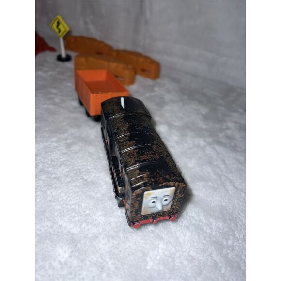 Thomas & Friends Trackmaster Tunnel Blast Track Set w Diesel Motorized Train - Picture 11 of 11